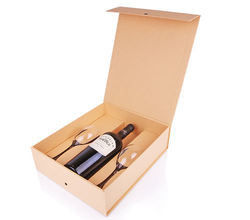 Un regalo d'imballaggio di vetro magnetico di 3 della bottiglia contenitori di vino con i divisori